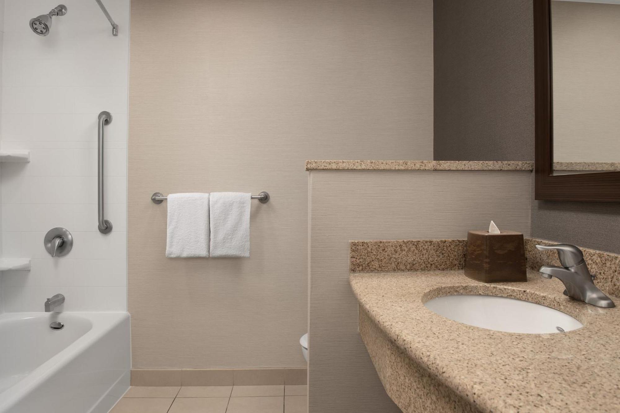 Courtyard By Marriott Syracuse Downtown At Armory Square Hotel Luaran gambar